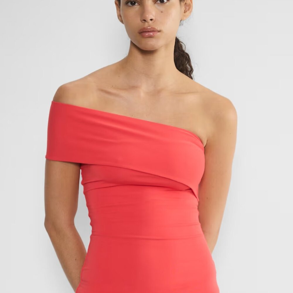 NWT Aritzia CONTOUR Holograph Cherry Red Top